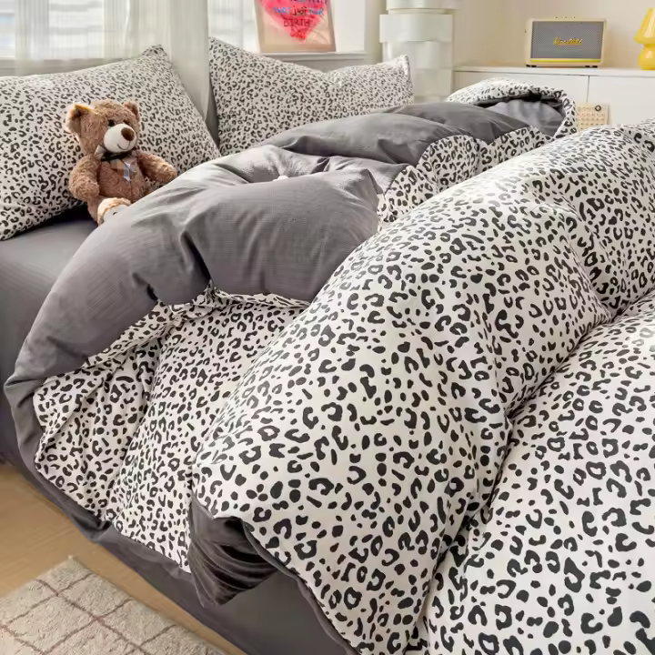 Juego de cama: Sábana ajustable de algodón lavado puro de cuatro piezas, funda de edredón, juego de tres piezas de cama individual para dormitorio de estudiantes: Sábana, funda - 1