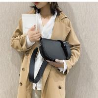 Bolso Pequeño Bolso De Mujer 2025 Primavera Nueva Moda Correa De Hombro Ancha Bolso De Sillín Cruzado De Un Solo Hombro - details 3