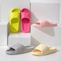 Chanclas de verano para mujer, sandalias de playa con diseño de oso de dibujos animados, chanclas para hombre con suela gruesa, zapatos antideslizantes para baño interior, sandalias para parejas - details 1