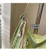 Bolso de mano de gran capacidad para mujer en la primavera de 2025, un nuevo bolso informal y versátil para axila, adecuado para desplazarse con uno - details 6