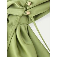 Vestido largo elegante y sexy de satén verde sin espalda para mujer, estilo halter, para fiesta. - details 10