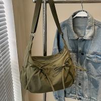Bolso de hombro de nailon de gran capacidad para mujer - Estilo vintage, color sólido con detalle de lazo, correa ajustable, múltiples bolsillos con cremallera, bolso cruzado duradero y versátil - details 3