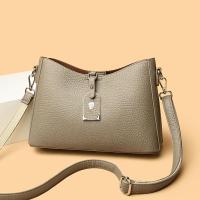 2025 Nueva Mujer Casual: Bolso Bandolera Sintético Negro Minimalista de 3 Capas con Correa Extraíble y Cierre de Cremallera para el Trabajo. - details 5