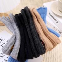 Nuevos guantes cálidos de punto de otoño e invierno con etiqueta en H de medio dedo con pantalla deslizante, manoplas deportivas de moda para hombres, calidez a prueba de frío - details 6