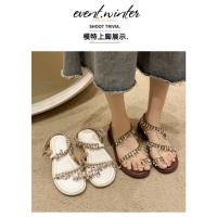 Estilo famoso sandalias de suela plana zapatos de mujer 2025 verano nuevo conjunto de borla de perlas sandalias romanas de suela plana con punta - details 2