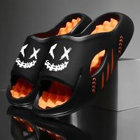 OURANNI Zapatillas deportivas ligeras con estampado de dibujos animados para hombre, para interior/exterior, para ducha, vacaciones en la playa, modernas y versátiles para uso diario informal de parejas, estructura duradera de EVA, diseño unisex - details 5