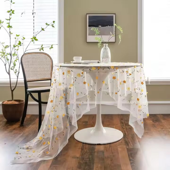 Ence Navidad transparente cubierta con colorido mantel floral rectangular blanco bordado, utilizado para suministros de fiesta en casa - 1