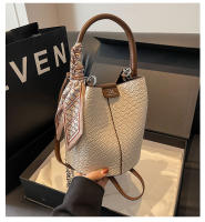Bolso de mano de mujer nuevo de primavera y otoño de nicho de moda 2025, bolso de hombro versátil de moda, bolso de cubo tejido. - details 0