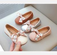Zapatos de cuero para niñas, mocasines planos de cuero PU suave para niños, mocasines sin cordones con lazo de cinta, princesa dulce, sencillo, clásico, talla 21-34, nuevo - details 1