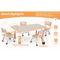 Mesa infantil con 4 sillas