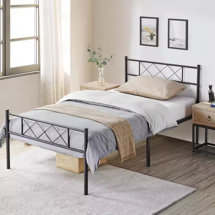 Cama Doble 140 x 200 cm con Espacio Almacenamiento Bajo Marco Metal Altura del Suelo 32 cm Blanco - 1