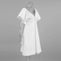 Vestido Xiaoxiangfeng de algodón y lino con cuello en V, manga abullonada y lazo, nuevo para otoño e invierno, versátil, de color blanco sólido. - details 11