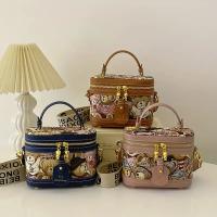 Bolso de Cubo para Mujer con Diseño de Oso Bolso de Mano Elegante con Correa Ajustable, Cierre de Cremallera, Herrajes de Tono Dorado Pink/Brown/Blue Bolso Casual - details 6
