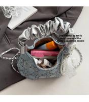 Bolso plisado de lentejuelas de estilo coreano, bolso cruzado con cadena y colgante de lazo exquisito, bolso de hombro ligero de Color sólido - details 11