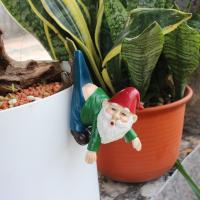 Mini estatua colgante de Gnomo divertida, escultura en miniatura de enano realista de dibujos animados, colgante de pantalones de enano de resina - details 2