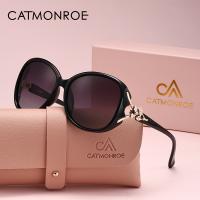 Gafas de Moda Polarizadas para Mujer CATMONROE - Montura Grande Elegante de PC con Bisagras de Metal Dorado, Protección, Gafas Elegantes para Viajar y Conducir, Caja de Regalo Incluida - details 2