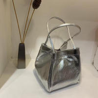 Bolso de hombro tipo bandolera de diseño simple de cuero de PU para mujer estilo femenino - details 2