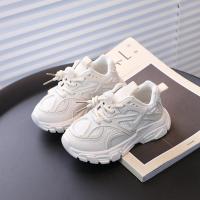 Zapatillas de malla doble para niños Zapatos blancos transpirables Estilo casual para primavera 2025 - details 5