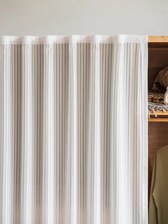 Cortina Antipolvo Adhesiva Para Armario 1PC Con Cinta Mágica Para Sala De Estar Y Cocina Material De Poliéster Estilo Clásico - 1