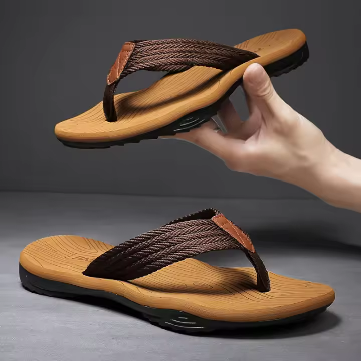 Chanclas de marca de alta calidad a la moda para hombre, chanclas de playa de verano, zapatillas de playa gruesas transpirables informales para hombre al aire libre - 1