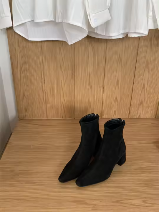 Botas cortas Tacón alto Tacón grueso Cremallera trasera Cabeza cuadrada Botas de moda versátiles - 1