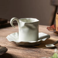Juego de Taza de Café de Cerámica Plisada de Lujo Ligero Japonés con Platillo Taza de Café de Forma Exquisita Creativa - details 2
