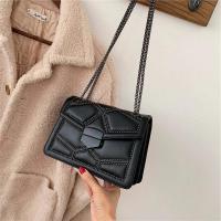 Bolso de hombro Retro con cadena y remaches para mujer, bandolera cuadrada pequeña a la moda de cuero PU con tapa, bolso de diseñador - details 1
