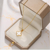 Colgante de mujer con diseño de doble cara de trébol de diamantes completo de acero inoxidable Black King - details 6