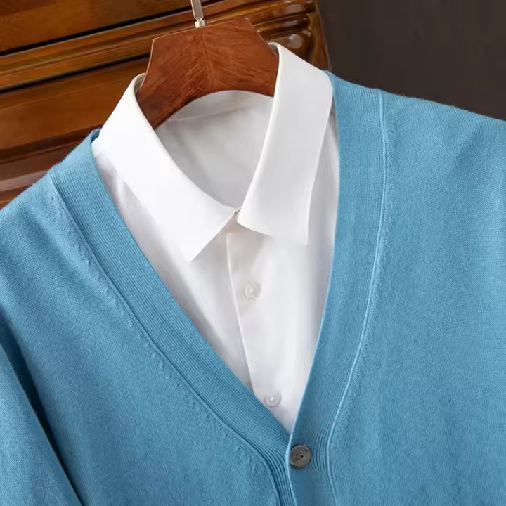Chaqueta de punto de cuello V de otoño e invierno para hombres 2025 blusa de moda casual al aire libre para hombres - 1