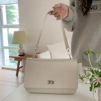 Bolso de mano profesional con solapa y cierre para mujer - Bolso de trabajo de cuero sintético de gran capacidad con cierre de hebilla seguro, correa desmontable - Elegante bolso cruzado/hombro para oficina, viajes, todos los días - Disponible en blanco y - details 10