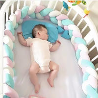Almohada de bola anudada larga trenzada, Bola de nudo, trenza de tres hebras, decoración de habitación de niños, envolvente de cama - details 1