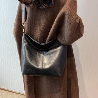 Bolso de hombro Vintage para mujer, bandolera de cuero PU de Color sólido, sencillo, con correa ancha, para ir de compras - details 9