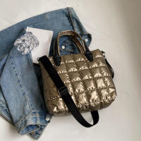 Bolso bandolera de gran capacidad con hombro acolchado de nailon para mujer Color sólido - details 17