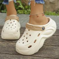 Sandalias tipo zuecos con plataforma gruesa para mujer, zapatos de playa con suela suave y gruesa para jardín, zapatillas antideslizantes con cuña de Eva, verano 2024 - details 2