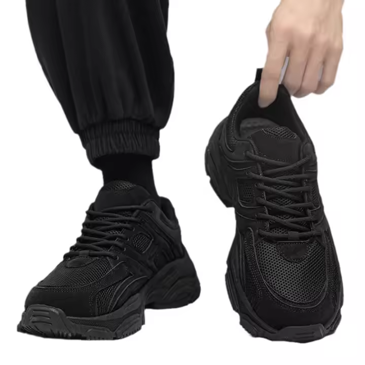 Puro negro zapatos de los hombres primavera 2025 nuevo trabajo trabajo seguro laboral zapatos antideslizantes y resistentes al desgaste de los hombres correr deportes papá zapatos suela gruesa - 1