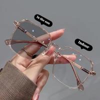 Gafas fotocromáticas Anti azul para hombres y mujeres, gafas que cambian de Color, gafas Anti UV, gafas de sol cuadradas con montura transparente, nuevas - details 0