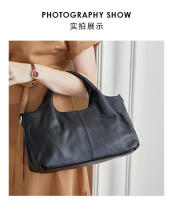 Nuevo bolso de mujer de gran capacidad, bolso de mano urbano de cuero suave simple para mujer - details 5