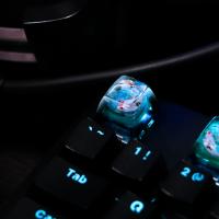 Teclas de pez koi de estilo chino original, teclas de personaje de resina 3D pintadas a mano, con estética de anime oscuro. Accesorios para teclados mecánicos y gaming, con detalles precisos y encanto único por su elaboración artesanal. - details 1