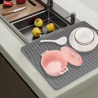 Tapete de silicona resistente al calor para escurrir platos, tamaño grande, antideslizante, tapete de cocina para escurrir platos, con abertura de desviación y pendiente para secar platos - details 6