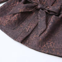 TRAFZA-abrigos de leopardo con cuello vuelto para mujer, chaquetas femeninas de manga larga con lazo y decoración de un solo pecho, otoño - details 11