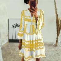 Vestido de Playa de Verano con Estampado Geométrico Cuello en V, Mangas de Campana, Nine-cuartos - details 2