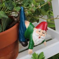 Mini estatua colgante de Gnomo divertida, escultura en miniatura de enano realista de dibujos animados, colgante de pantalones de enano de resina - details 21