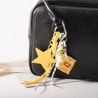 LLavero de palomitas de maíz y patatas fritas en forma de estrella, colgante de bolsa de cuerda trenzada hecha a mano de PU, llavero de estrella de cuero tejido a mano de estilo coreano - details 6