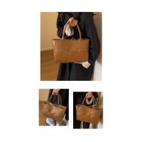 Bolso de mano grande todo en uno, bandolera trenzada de gran capacidad para axila, a la moda, novedad de otoño, 2025 - details 5