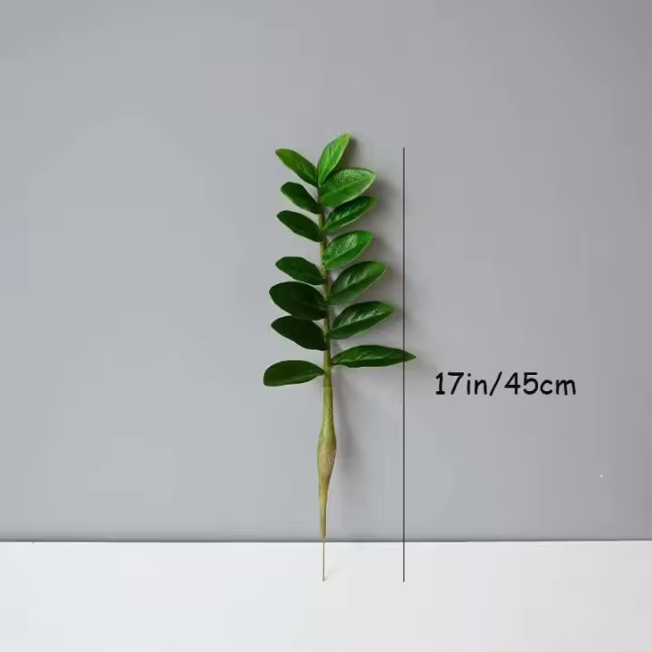 La decoración del hogar de 51 pulgadas incluye plantas, grandes ramas de plantas artificiales, láminas de plástico falsas y árboles de banyan verdes en los dormitorios. - 1
