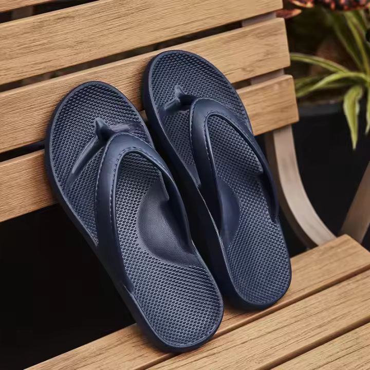 Sandalias Planas para Hombre Zapatillas de Playa de Suela Suave EVA Zapatos de Verano 2024, Antideslizantes y Cómodas - 1