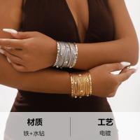 Pulsera de bobinado de alambre multicapa de versión ancha punk, pulsera de apertura metálica de diamantes de imitación exagerados personalizados - details 0
