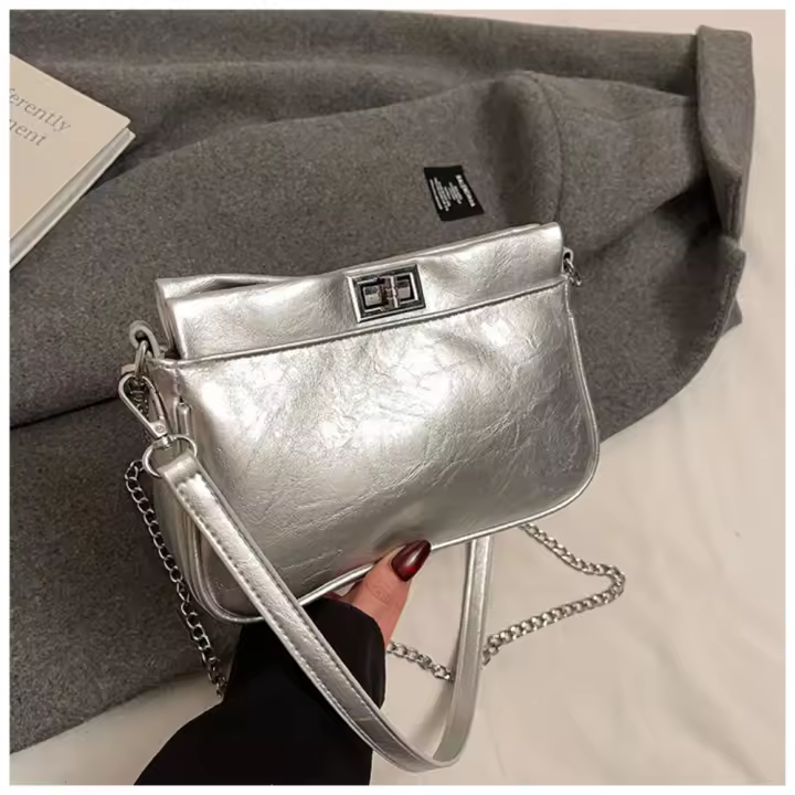 Premium sentido de estilo extranjero pequeño bolso de las mujeres 2025 nuevo viajero versátil bolsa de hombro mensajero primavera y verano bolsa de cadena - 1