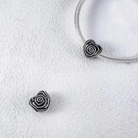 Colgante con cuentas de corazón amoroso de rosa negra plateada, pulsera para hacer joyas, regalo del día de San Valentín - details 1