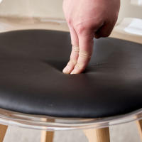 Juego de 4 sillas de comedor modernas y transparentes con patas de madera de haya tapizadas en cuero para sala de estar, cocina, oficina, salón, color negro - details 3